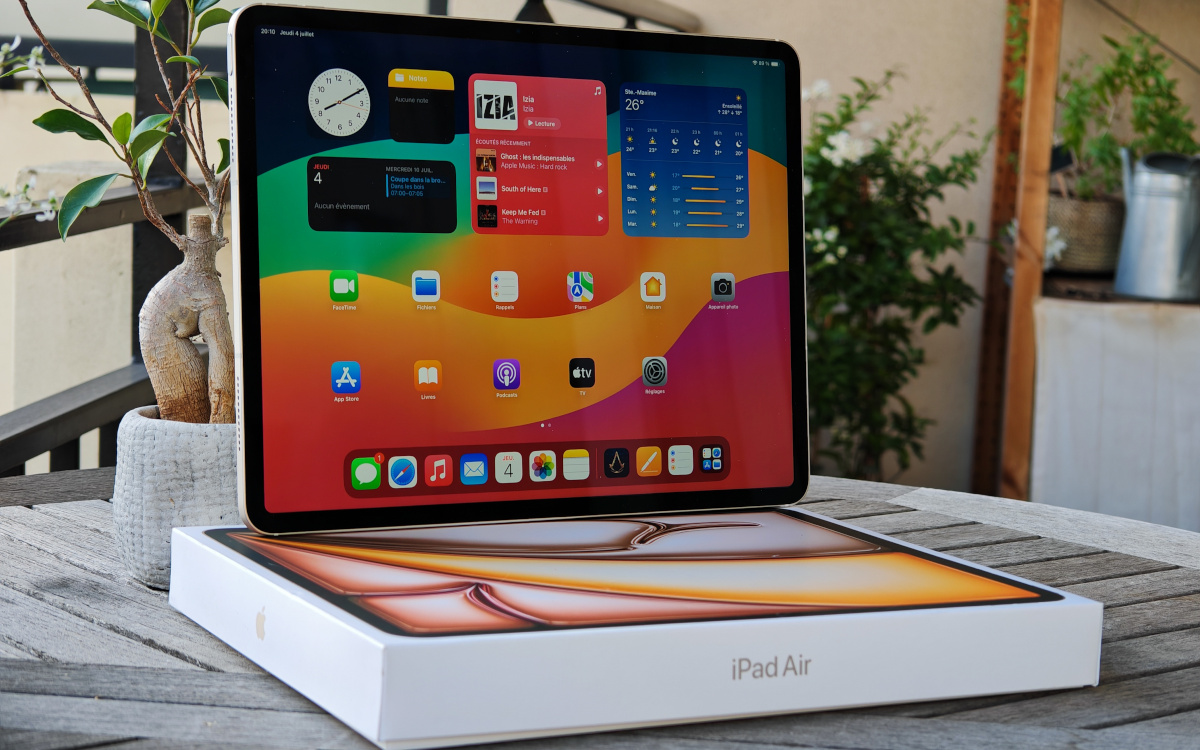 découvrez l'ipad air m3, une tablette ultra-performante dotée d'un clavier amélioré pour une productivité optimale. idéale pour le travail et le divertissement, cet appareil combine puissance et élégance.